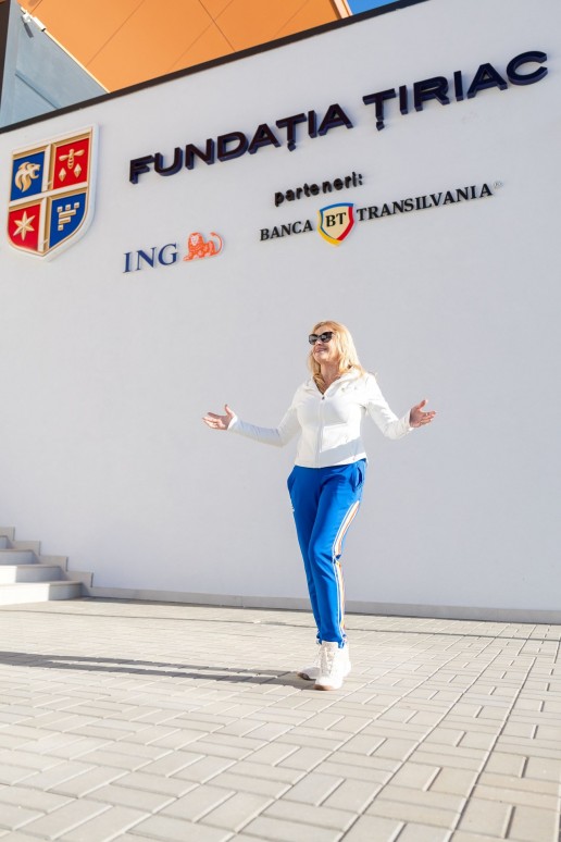 Nadia Comăneci la Sala de Gimnastică din Otopeni