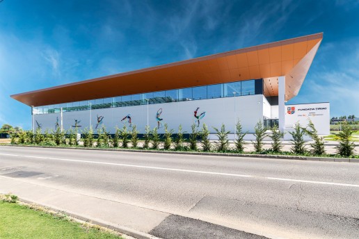 Exteriorul Sălii de Gimnastică Nadia Comăneci din Otopeni