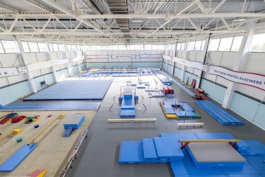 Interiorul Sălii de Gimnastică Nadia Comăneci din Otopeni